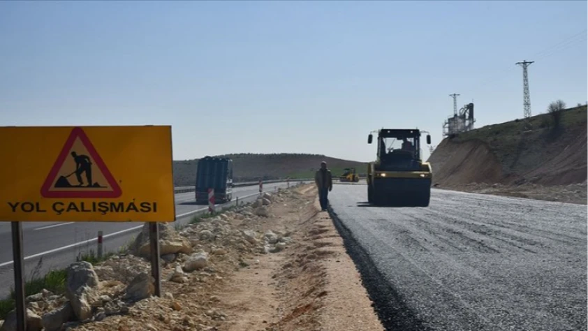 Karayolları Genel Müdürlüğü uyardı: Yola çıkacaklar dikkat! 8 bölgede çalışma var