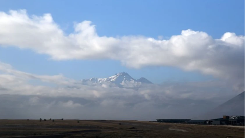 Kaş'tan sonra Erciyes dağına da kar yağdı