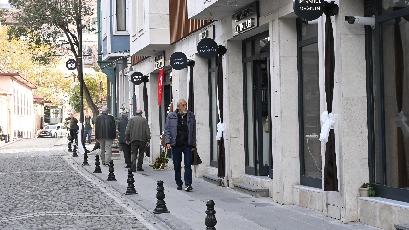 Kitap kokusu Cağaloğlu’na geri döndü