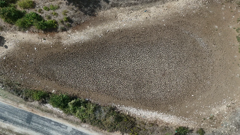 Kuraklık bir göleti daha vurdu! Tamamen kurudu Kuraklık bir göleti daha vurdu! Tamamen kurudu
