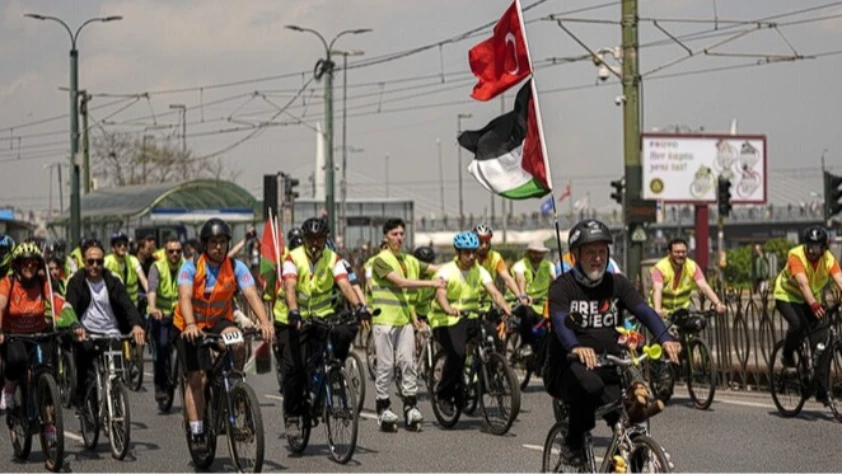 Küresel Sumud Filosu'na destek için pedallar İstanbul'da çevrildi