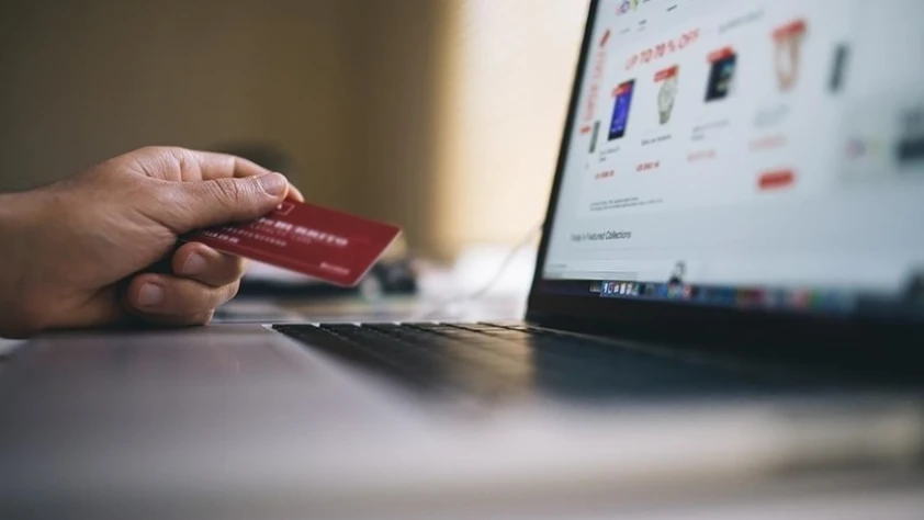 KVKK'den 'kasım ve cuma' indirimleri öncesi uyarı: Sahte web sitelerine dikkat!