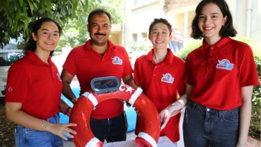 Lise öğrencileri otonom cankurtaran simidi tasarladı