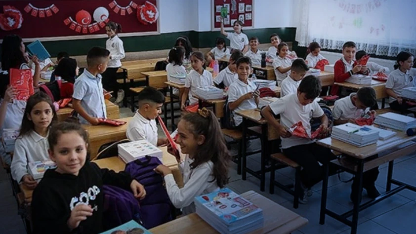 MEB 2026 TATİLLER TAKVİMİ| Okullar ne zaman tatil olacak, yarıyıl tatili ne zaman başlıyor?