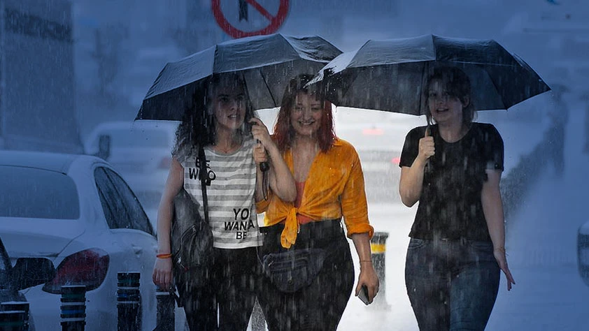 METEOROLOJİ SON DAKİKA: İstanbul'a yağmur geliyor! İşte merak edilen tarihler