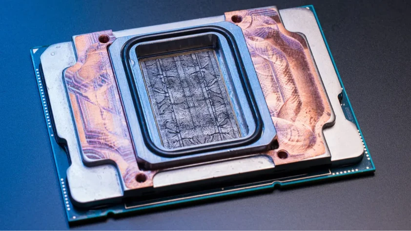 Microsoft’tan çip içi sıvı: Mikroakışkan soğutmada üç kat verim