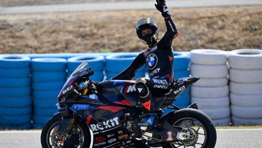 Milli motosikletçi Toprak Razgatlıoğlu, 2025 Dünya Superbike'ta şampiyon oldu
