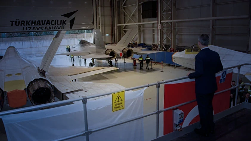 Milli Muharip Uçak KAAN'ın yetenekleri artıyor: Yeni prototipler hangardan çıktı