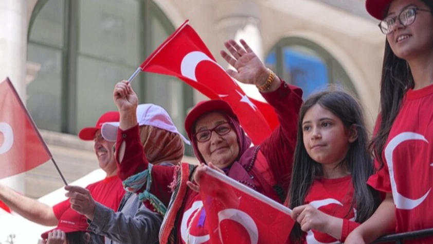 New York'ta 43. Türk Günü Yürüyüşü coşkuyla kutlandı