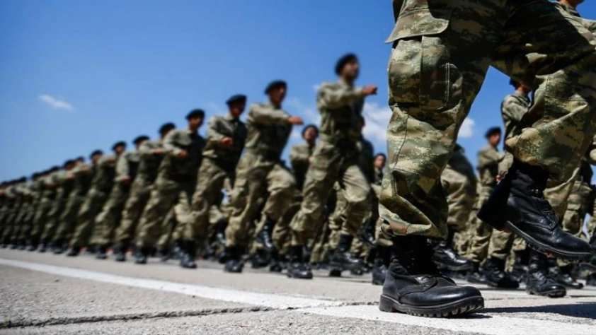 O ülke kararını değiştirdi! Zorunlu askerlik yeniden gündemde