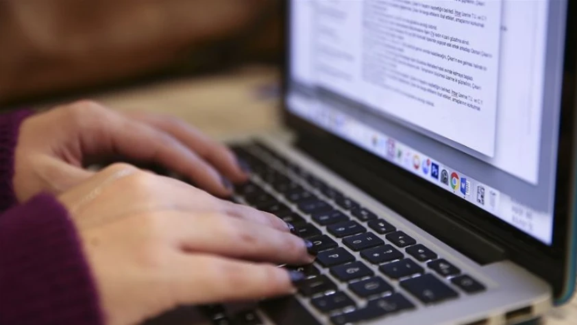 O ülkede yakıt tasarrufu nedeniyle çarşamba günleri resmi tatil ilan edildi