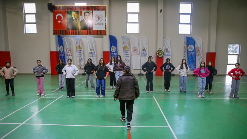 Öğrenciler tatilde gençlik merkezlerindeki faaliyetlerle ekrandan uzaklaştı