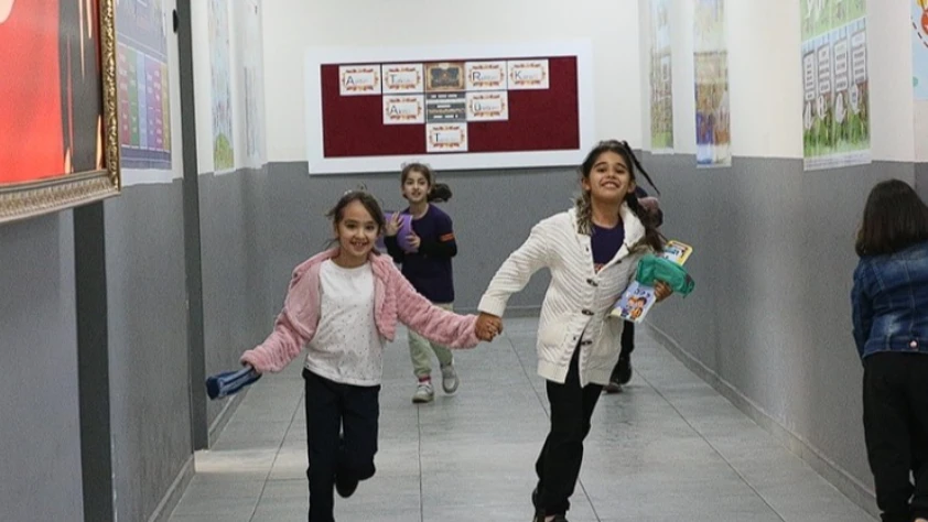 Okullarda yeniden eğitim başlıyor: Ara tatil sona erdi