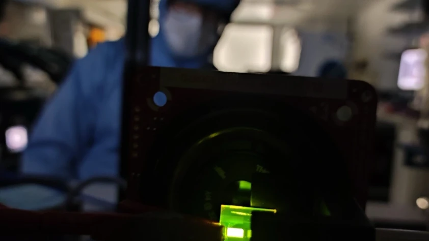 OLED teknolojisinde yeni dönem: Işığın yönü elektrikle değişiyor