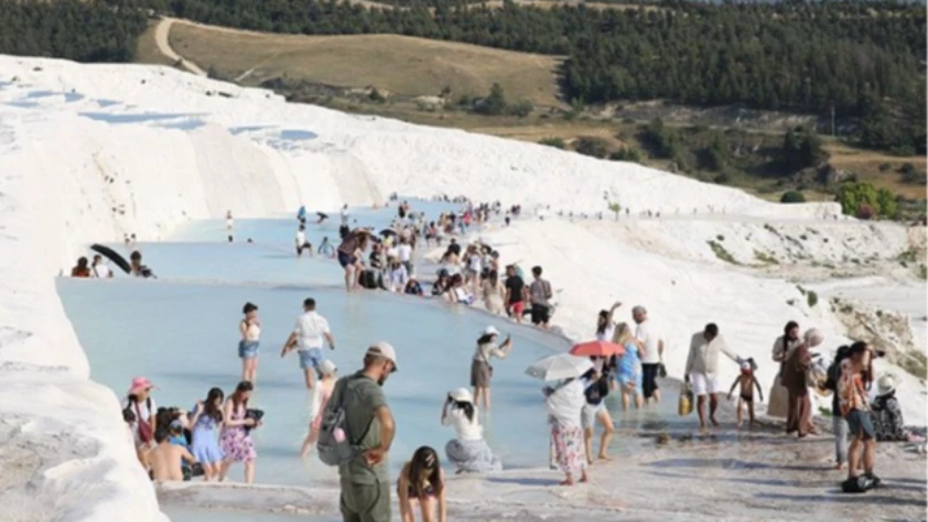 Pamukkale'de bayram tatili hareketliliği