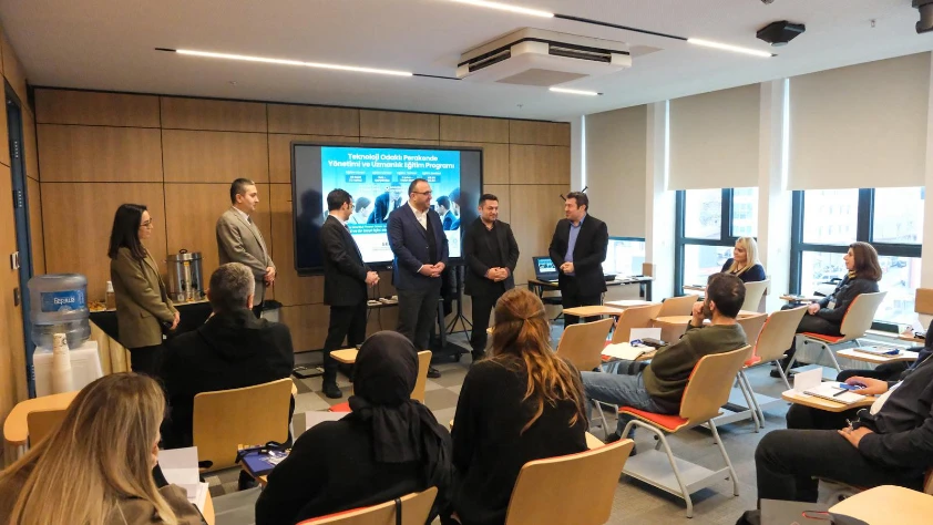 Perakende ve telekomünikasyona nitelikli personel yetiştiriliyor