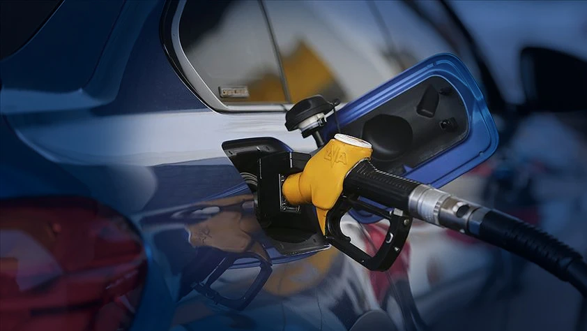 Petrol fiyatlarında sert düşüş: Motorin fiyatlarına indirim geliyor
