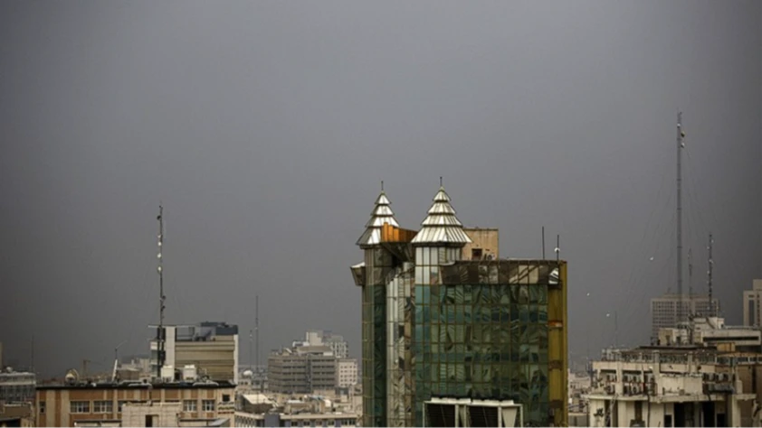Petrol tesisleri hedef alındı: Tahran’da kül yağdı, benzin kuyrukları oluştu