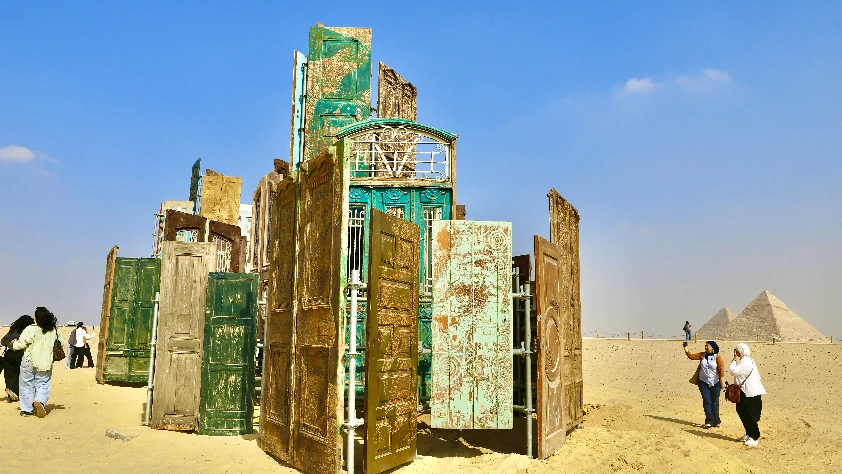 Piramitler çağdaş sanatla buluştu!