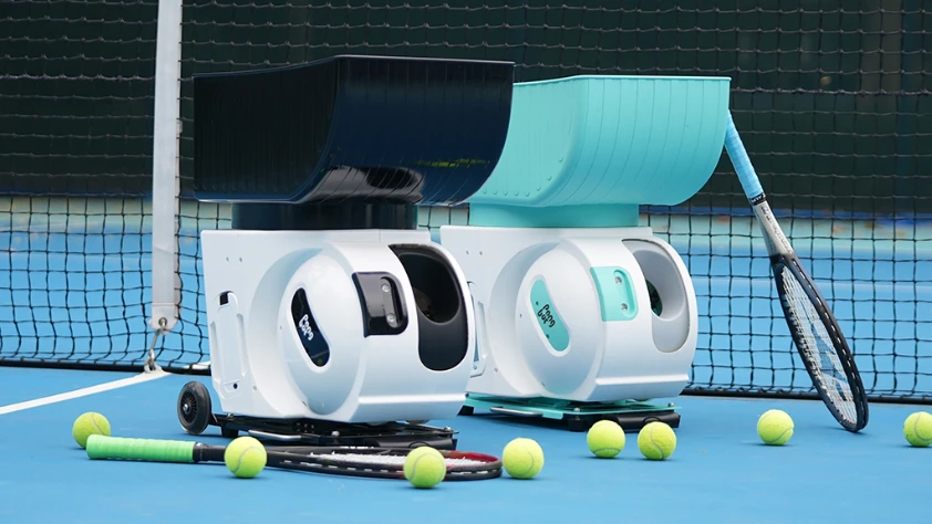 Robot tenis koçu