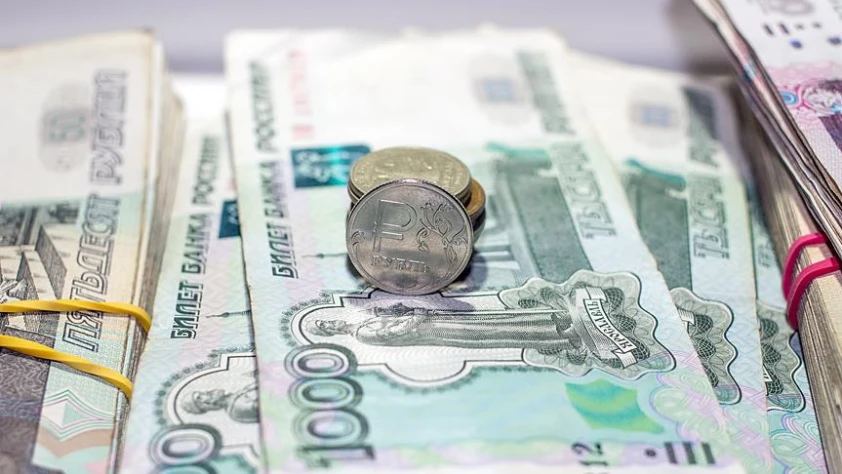 Ruble ABD doları karşısında güçlendi