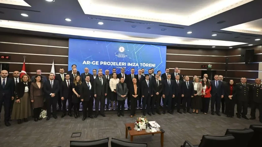 Savunma sanayisinde 14 Ar-Ge projesine imza