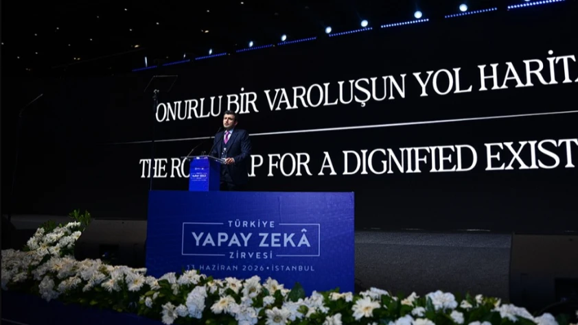 Selçuk Bayraktar: Teknoloji tekellerinin örümcek ağını yırtıp atabiliriz