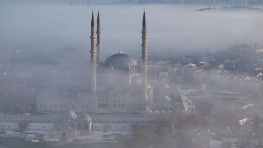 Selimiye Camisi sis içindeyken havadan görüntülendi