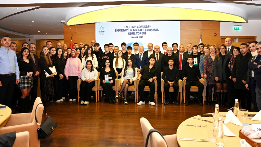 Sigortacılığı kaleme alan gençlere ödül