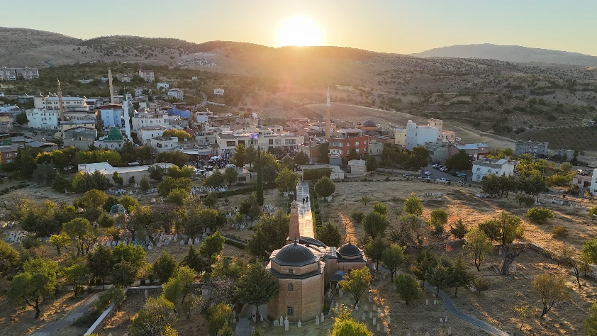 Siirt’te 261 yıllık ışık hadisesi büyüledi Siirt’te 261 yıllık ışık hadisesi büyüledi