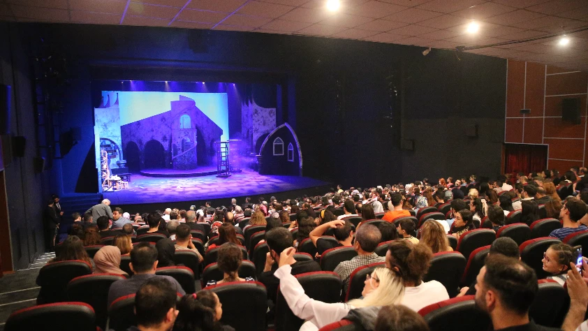 Sinema koltukları halk günüyle dolacak
