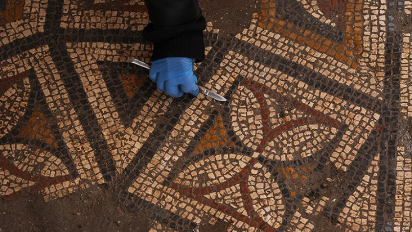 Smyrna'da, Süleyman düğümü motifli mozaikli oda keşfedildi
