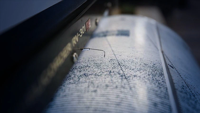 SON DAKİKA | AZ ÖNCE DEPREMİ Mİ OLDU? Büyüklüğü kaç, merkez üssü neresi?