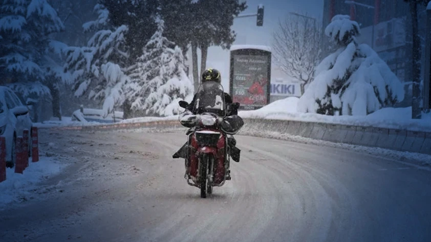 Son dakika: İstanbul Valiliği duyurdu: Ağır taşıtların ve kuryelerin trafiğe çıkışı yasaklandı