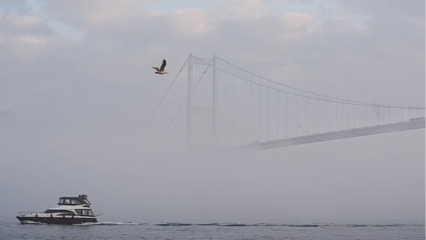 SON DAKİKA: İstanbul’da sabah saatlerinde sis etkili oldu: Boğaz trafiği durdu
