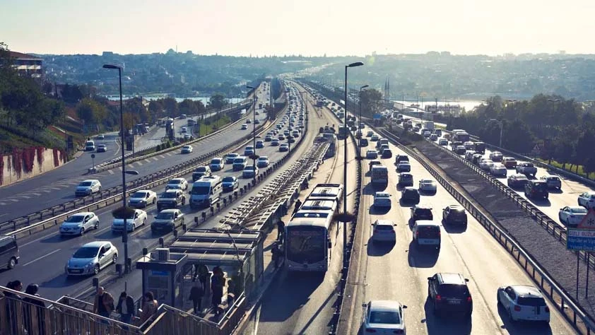 SON DAKİKA: Kurban Bayramı'nda köprü, otoyol ve şehir içi toplu taşıma ücretsiz olacak!