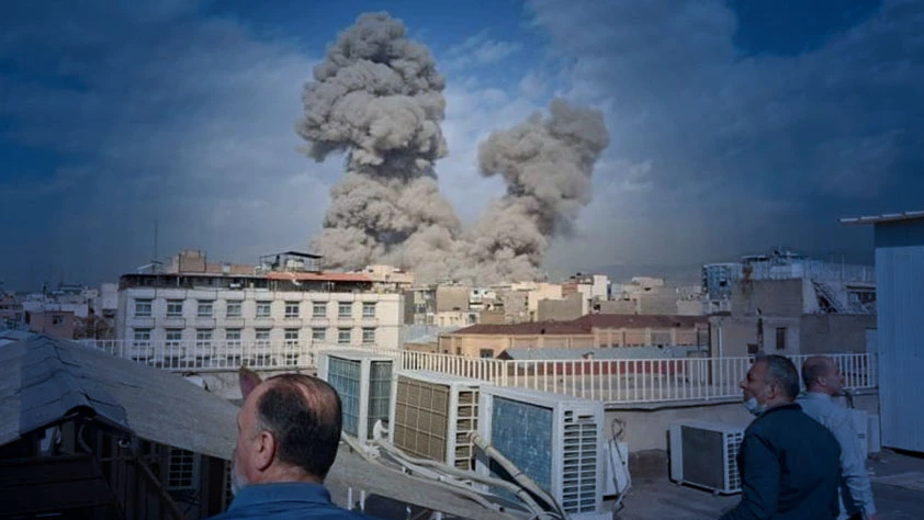 Son dakika | Tahran'da son durum : Üst düzey komutan ve bazı siyasiler öldürüldü iddiası