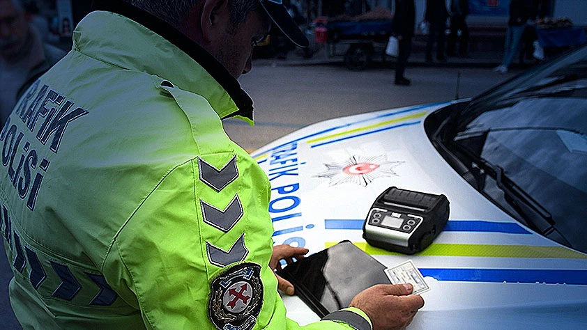 SON DAKİKA: Trafik cezaları artacak! Kurban Bayramı'ndan sonra Meclis'e geliyor: İşte madde madde detaylar