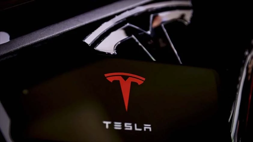 SON DAKİKA: Trump-Musk kavgası Tesla hisselerini vurdu