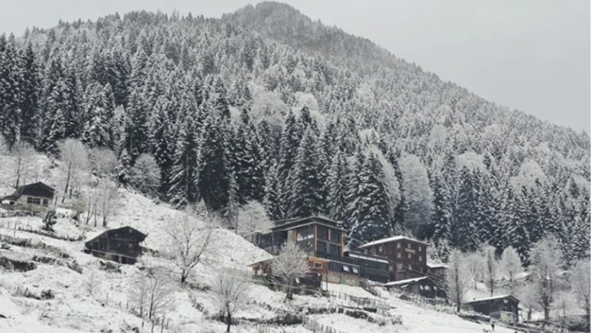 SON DAKİKA: Yurdun bazı kesimlerinde kar etkili oldu! İşte o kareler