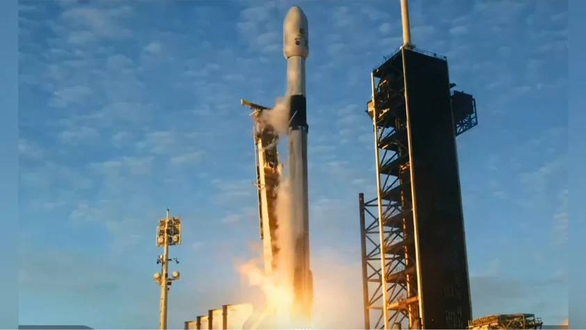 SpaceX üç sonda fırlattı: Uzay havasına yakın takip ve haritalama yapacak
