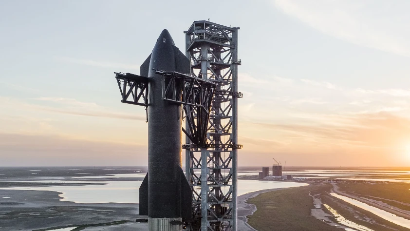 SpaceX'in yeni nesil mega roketi Starship V3'ün fırlatması ertelendi