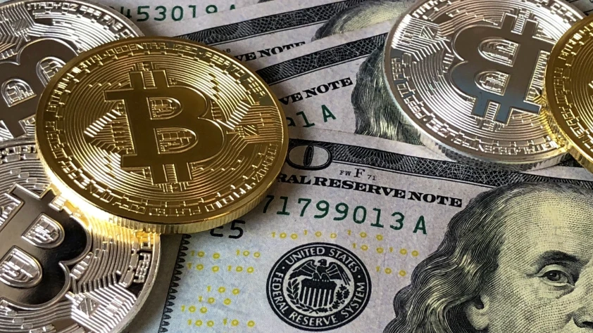 Standard Chartered Bitcoin tahminini 2. kez düşürdü: 'Önce 50 bin dolar'