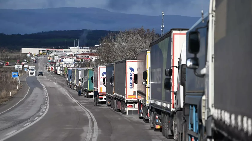 Süper üçgen için anlaşmalar tamam! Süveyş Kanalı’na alternatif Körfez Koridoru
