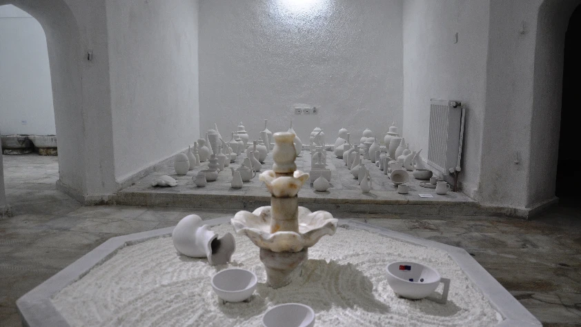 Tarihi Kemer Hamamı çini ve tasarım merkezine dönüştü Tarihi Kemer Hamamı çini ve tasarım merkezine dönüştü