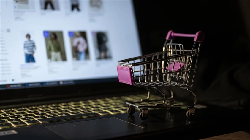 Tatil sezonu e-ticaret satışlarını ikiye katladı