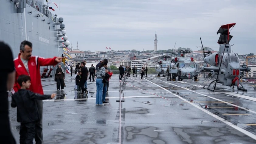 TCG Anadolu ziyarete açıldı: Vatandaşlar yoğun ilgi gösterdi