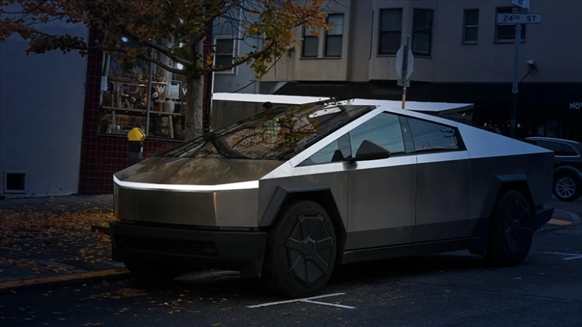 Tesla 219 bin aracını geri çağırıyor