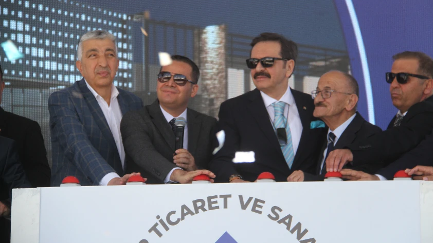 TOBB Başkanı Hisarcıklıoğlu, Konya'da hizmet binasının temel atma törenine katıldı