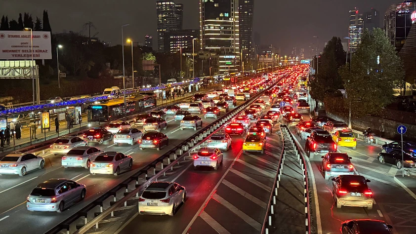 Trafiğe çıkacaklar dikkat! Yoğunluk yüzde 81'e yükseldi